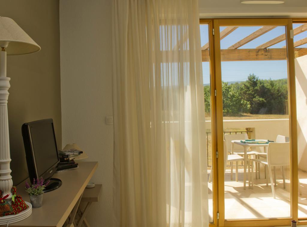 Residence Goelia Le Domaine Du Moulin Blanc Gordes Oda fotoğraf